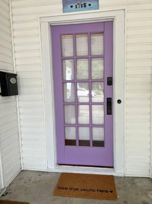The Purple Door Apt In The Heart Of Radford City Exterior foto