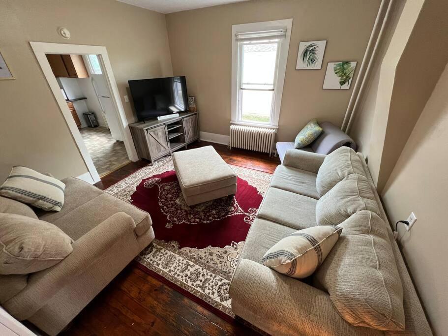 The Purple Door Apt In The Heart Of Radford City Exterior foto